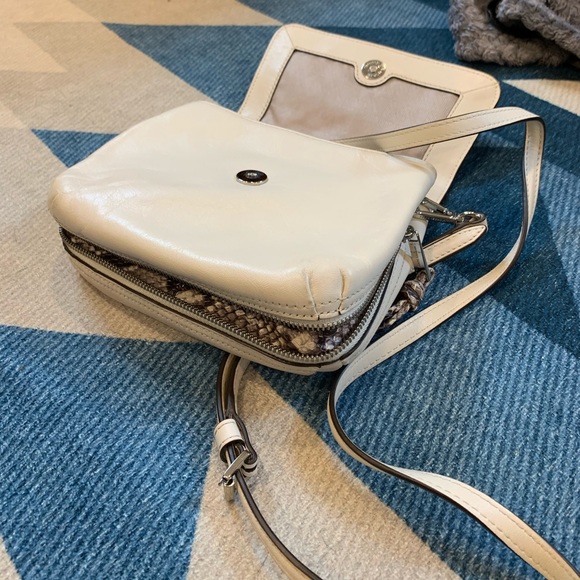 MICHAEL Michael Kors Isabel Leather Crossbody - Picture 10 of 12